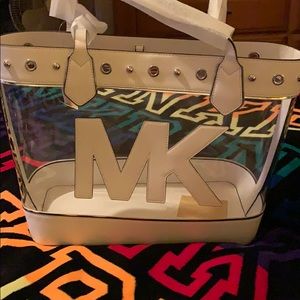 *SOLD*MK NWT Mountauk large tote optic white